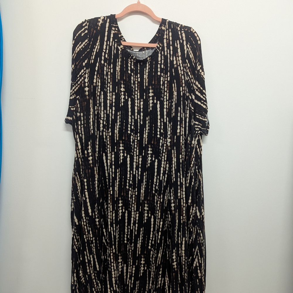 Torrid Black and Tan Casual Dress with 3/4 Sleeves and Crew Neck